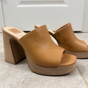 Dolce Vita Leather Platform Mule Heels – Tan (size 7.5)
